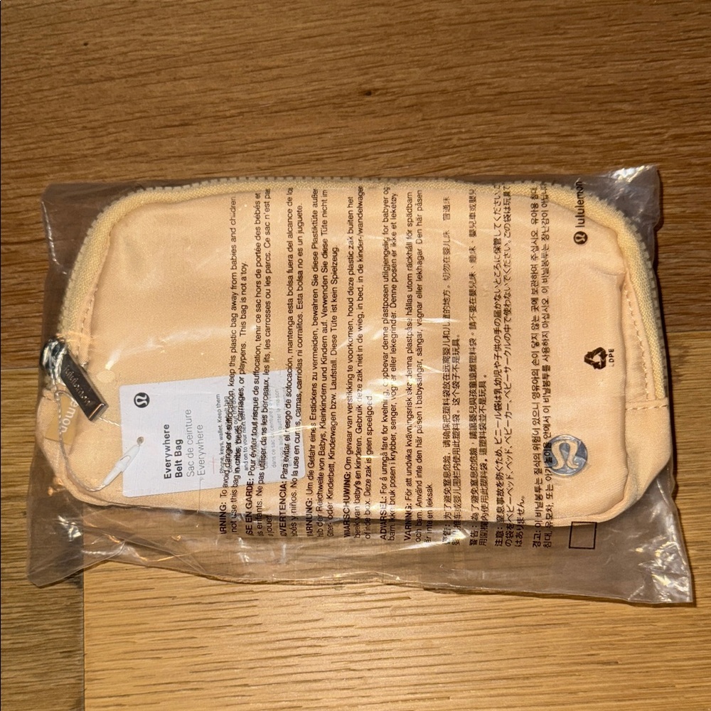 Lululemon Everywhere Belt Bag